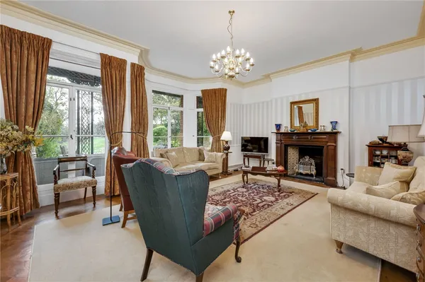 Perry Hill, Worplesdon, GU3 photo 3