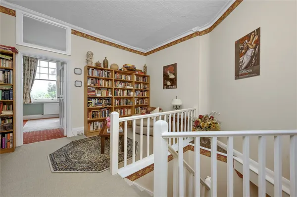 Perry Hill, Worplesdon, GU3 photo 6