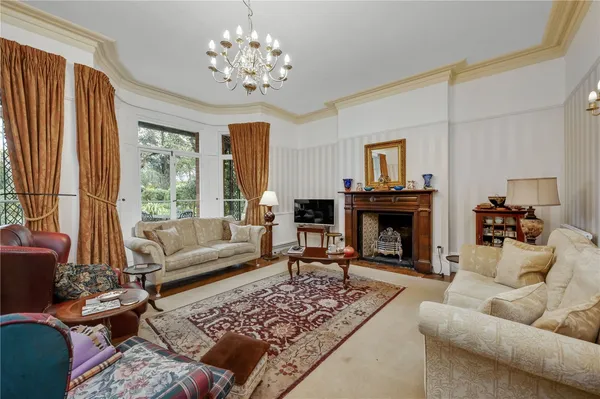 Perry Hill, Worplesdon, GU3 photo 16