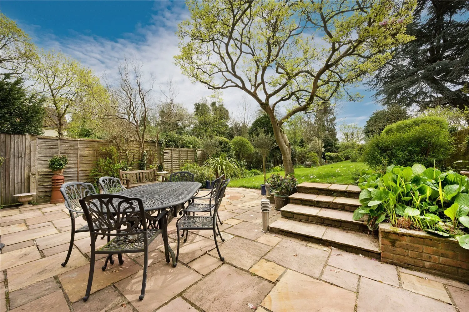 Perry Hill, Worplesdon, GU3 photo 27