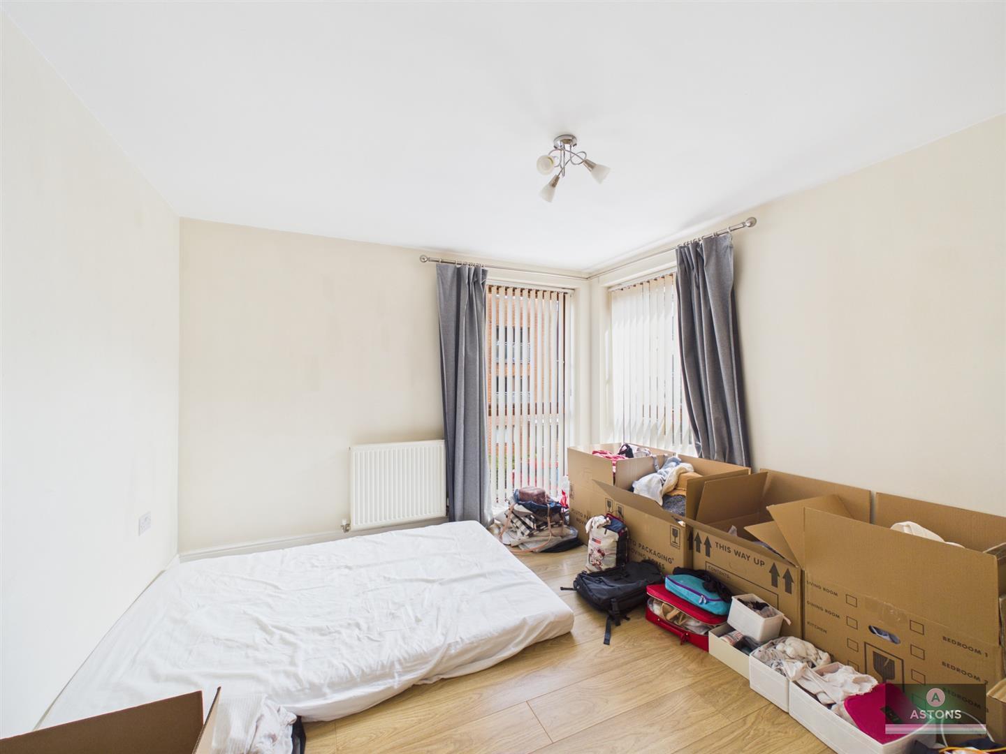 Commonwealth Drive, Crawley Image 8