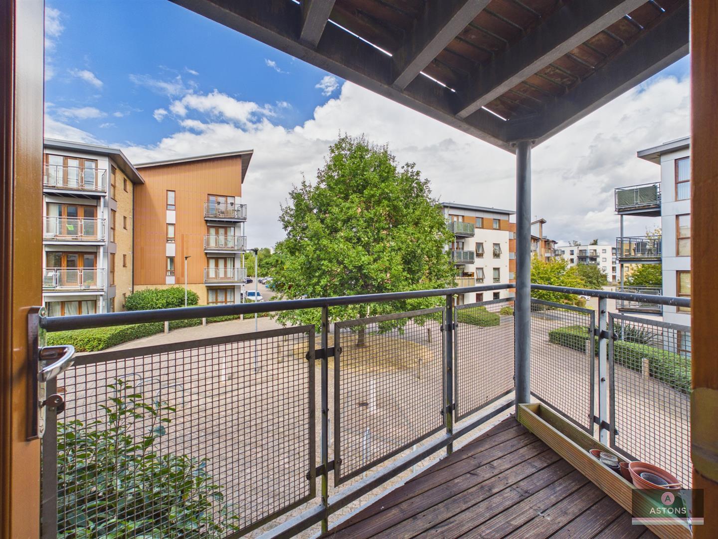 Commonwealth Drive, Crawley Image 10