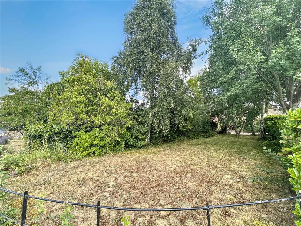 Property carousel item 22