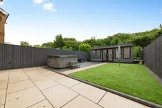 Broadwaters, Kingswood, Hull
