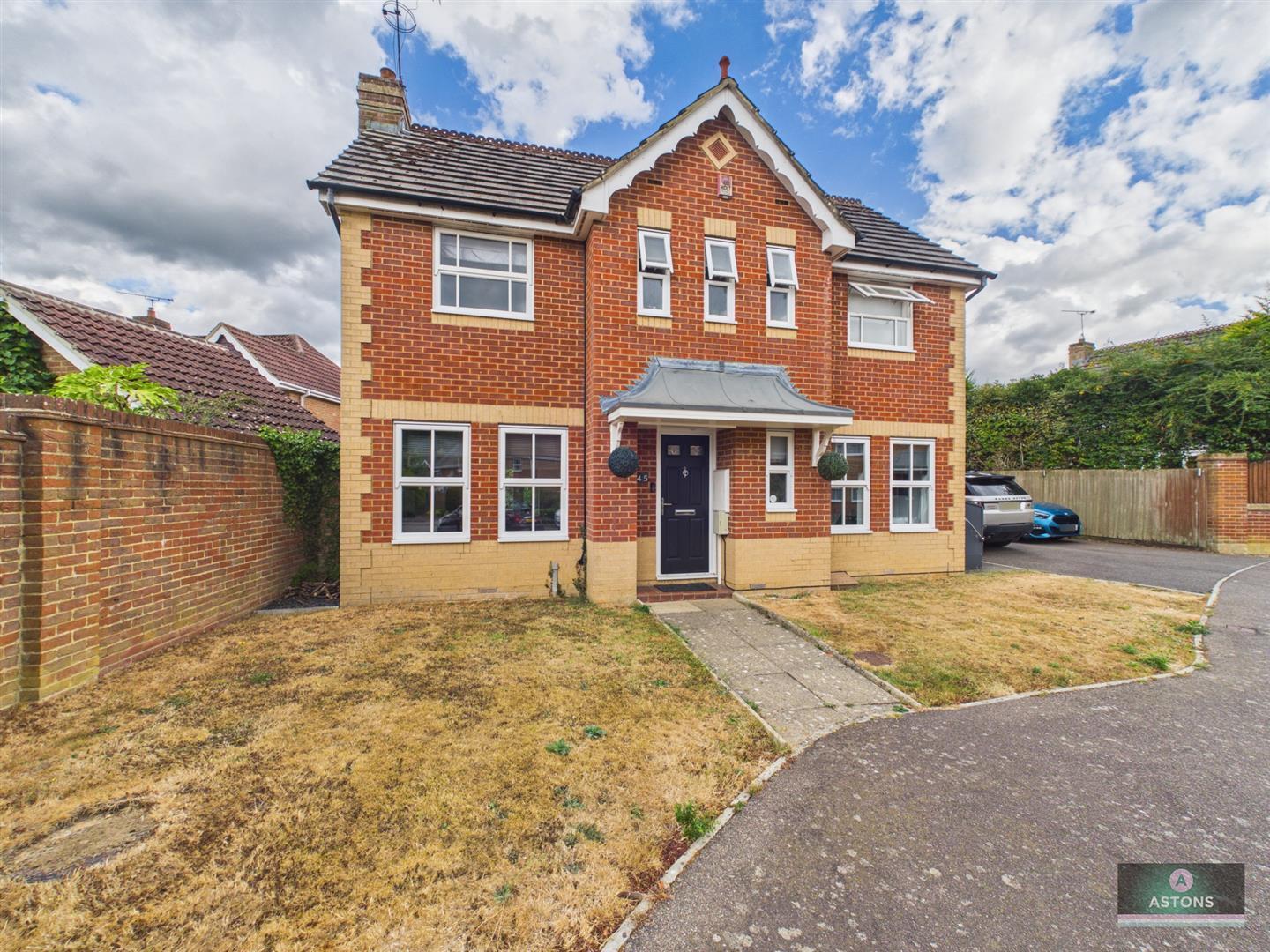 Henley Close, Maidenbower, Crawley Image 1