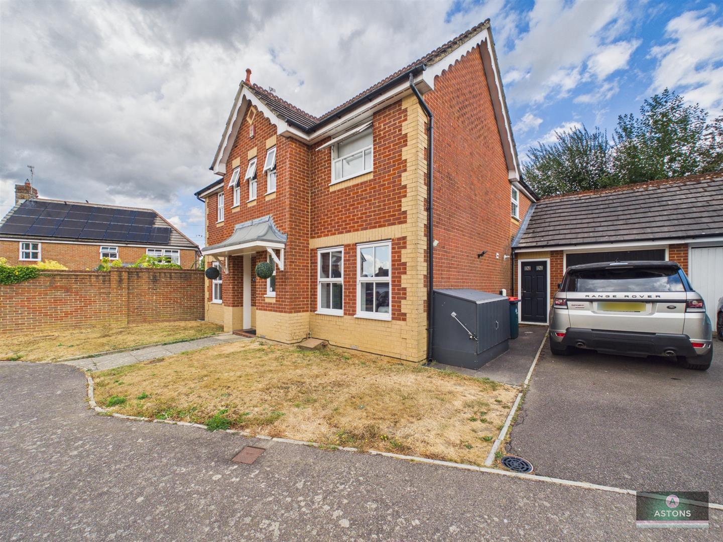 Henley Close, Maidenbower, Crawley Image 25
