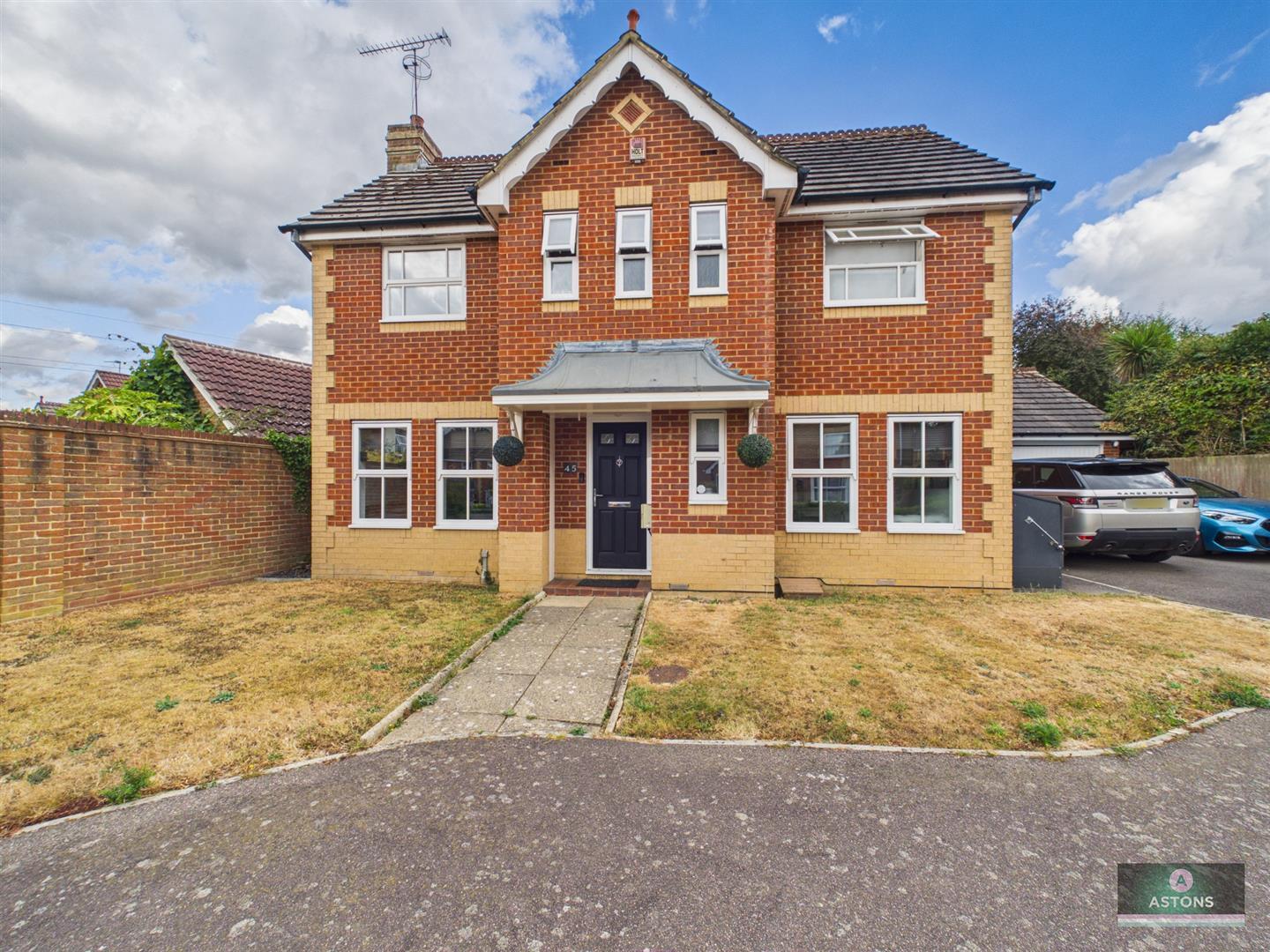 Henley Close, Maidenbower, Crawley Image 26