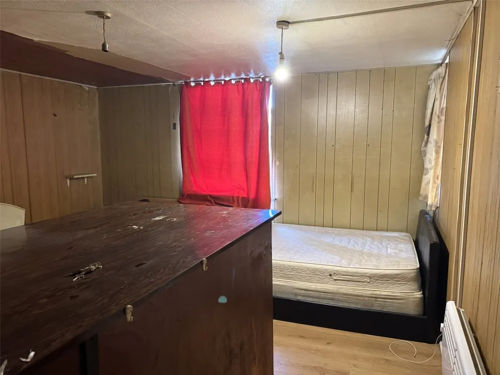 Property carousel item 17