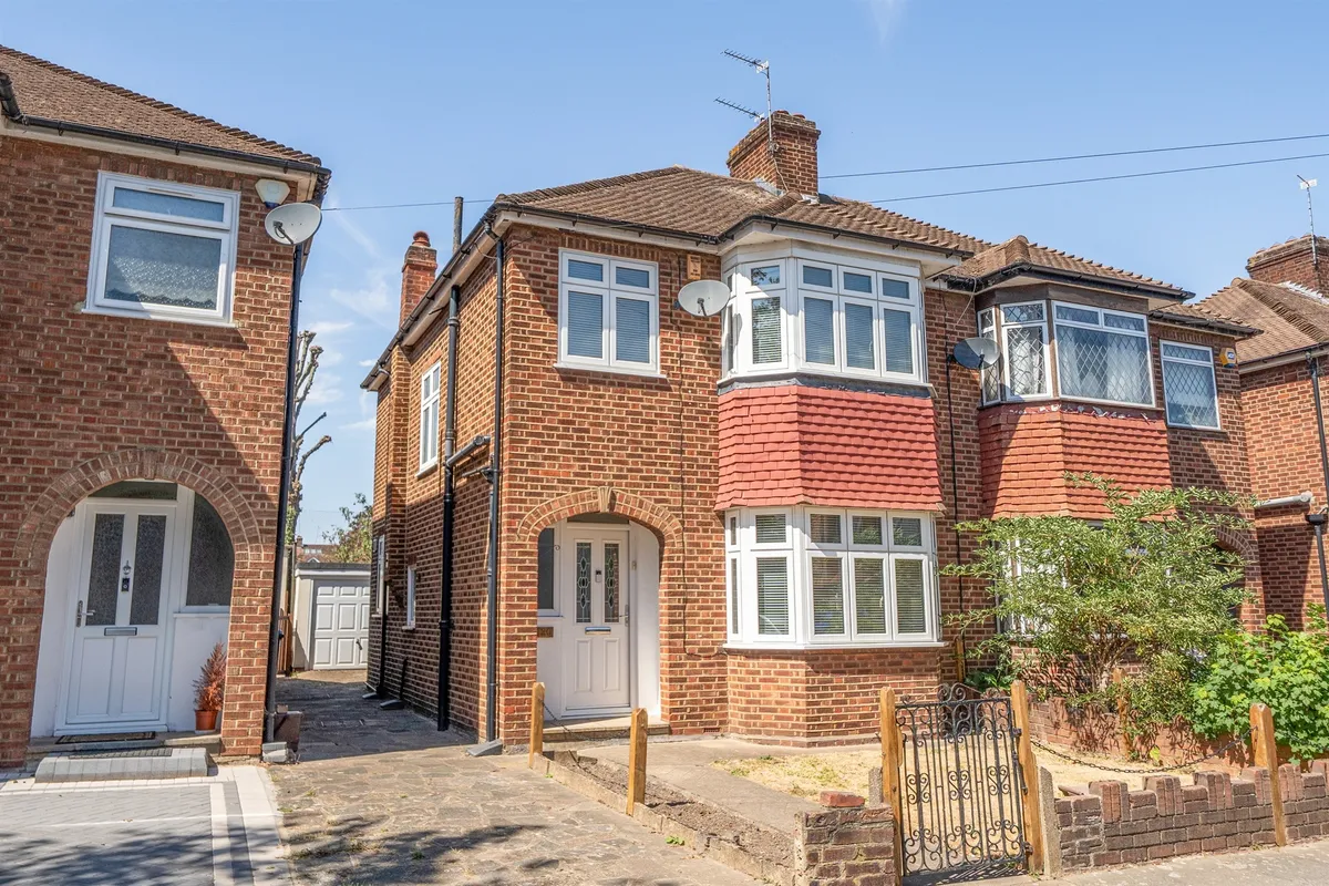 Amberley Road, ENFIELD