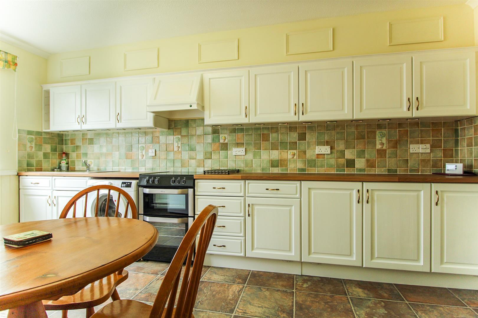 Weekes Drive, Cippenham Image 4
