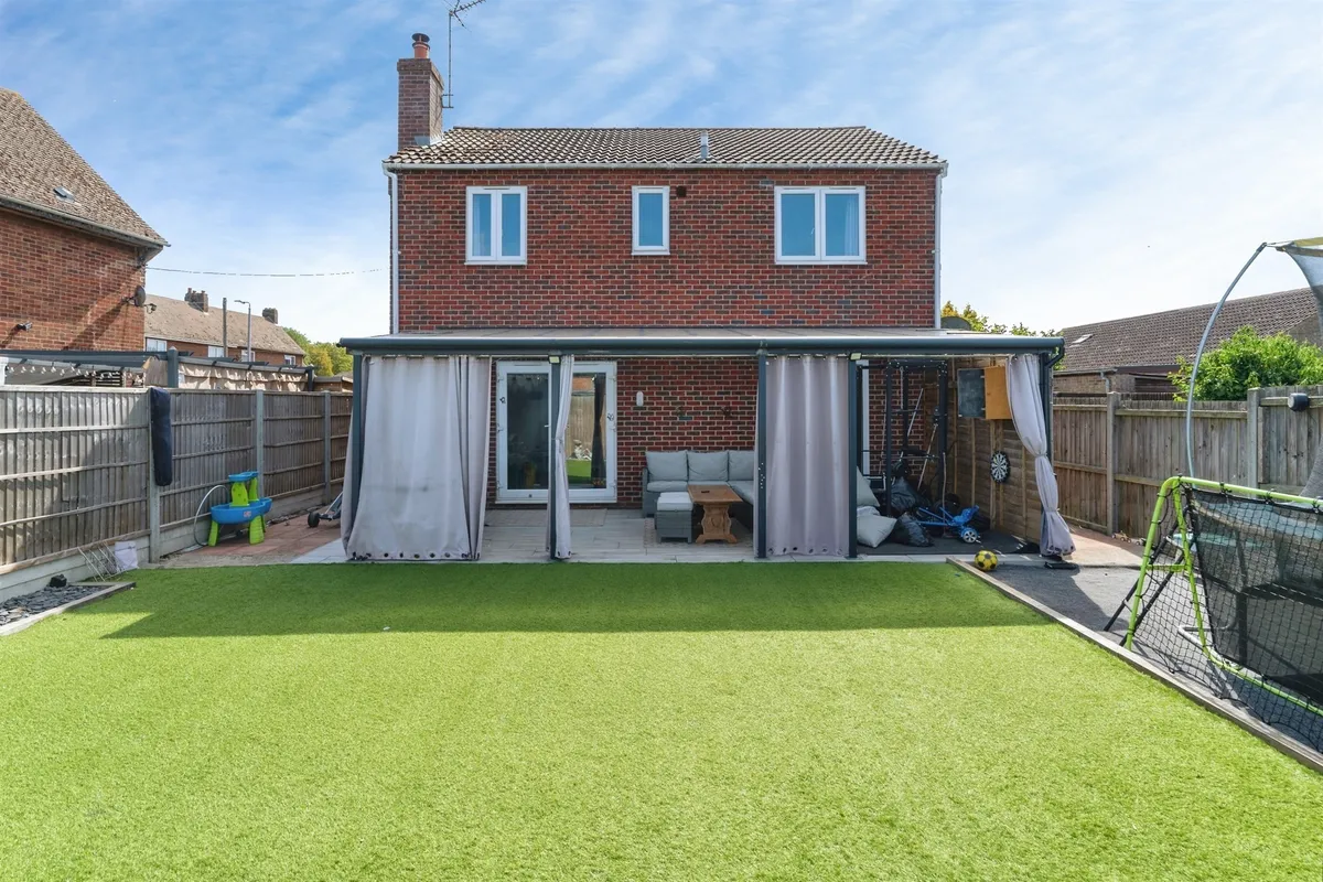 Perry Close, Haddenham, Ely