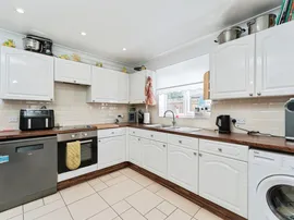Perry Close, Haddenham, Ely thumb 2