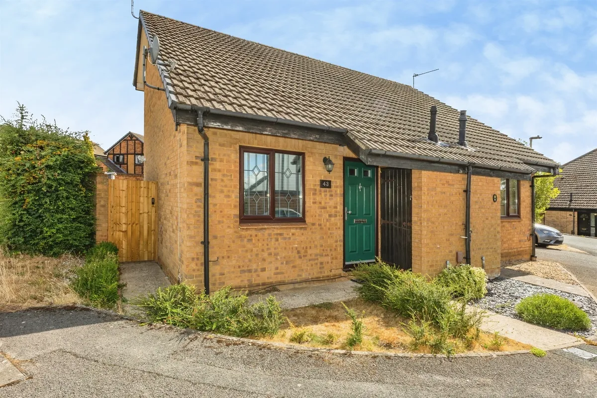 Ratby Close, Lower Earley, READING