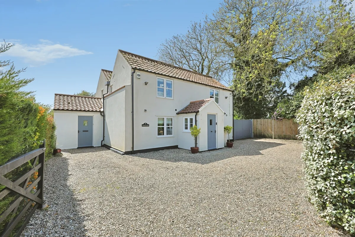 The Street, Hindolveston, DEREHAM