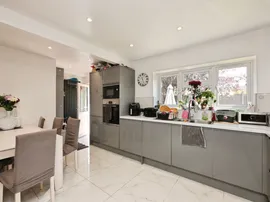 The Hides, Harlow thumb 3