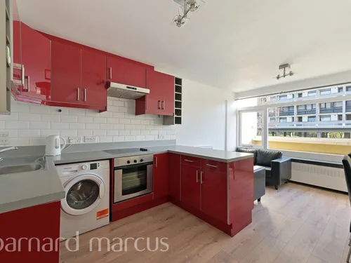 Highcliffe Drive, LONDONphoto