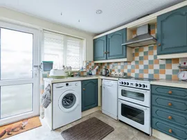 Riverdale Close, Fordingbridge thumb 2