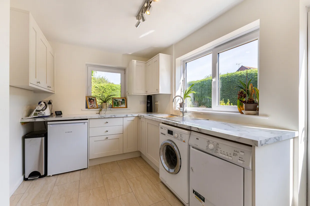 Churchfields, Kingsley, GU35 photo 6
