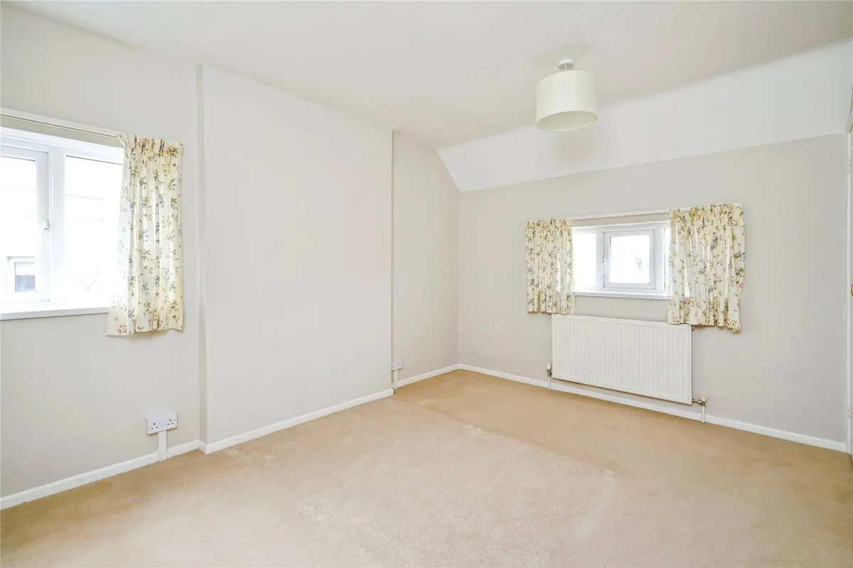 Frethern Close, Burford, Oxfordshire, OX18