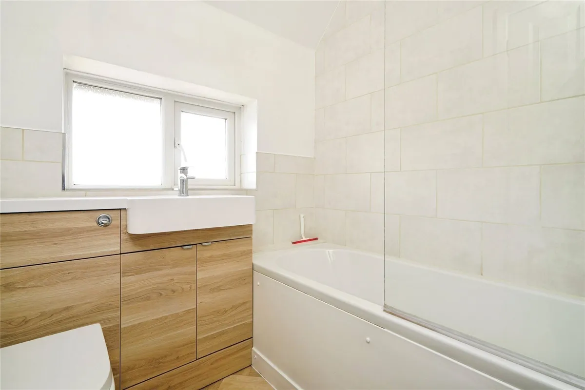 Frethern Close, Burford, Oxfordshire, OX18