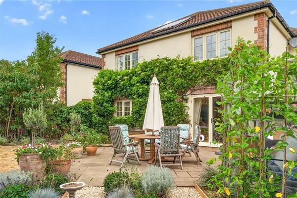 Warren Hill Road, Woodbridge, IP12 photo 2