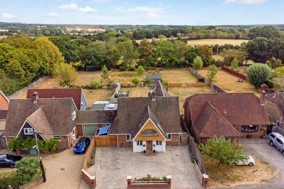 Whiteparish, Salisbury, SP5 photo 2