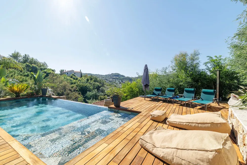 Cannes, 06220, France