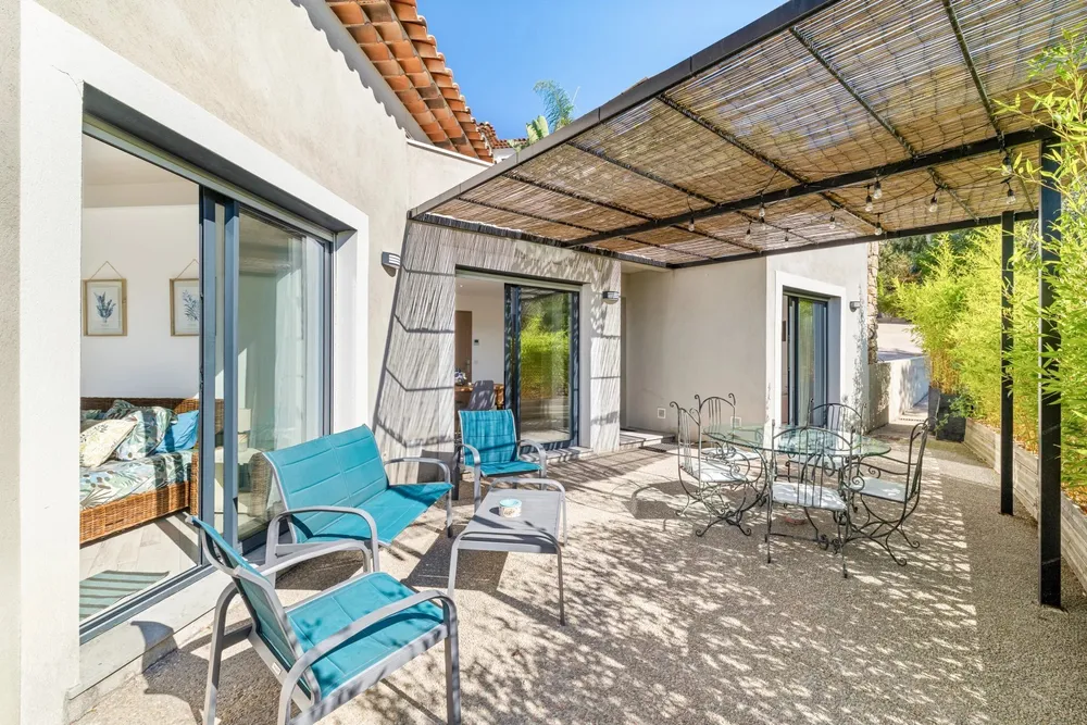 Cannes, 06220, France