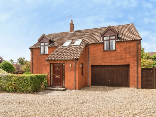 St. Andrews Close, Holtphoto