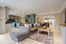 Tilford Road Farnham GU9 photo 3