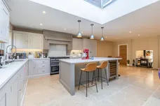 Dartnell Park Road West Byfleet KT14 photo 3