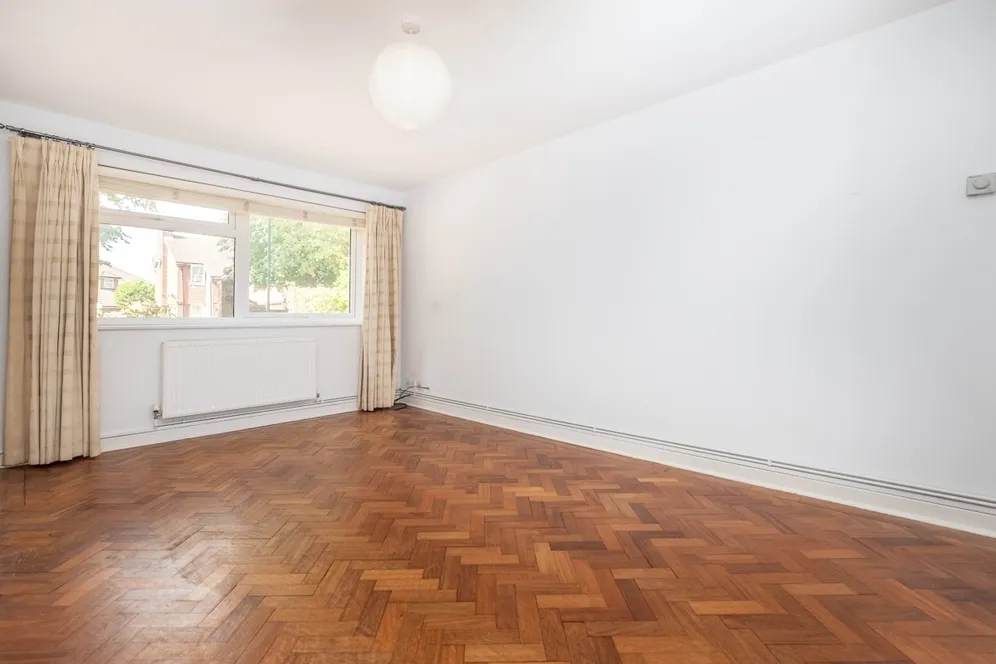 Udney Park Road, Teddington, TW11 photo 4