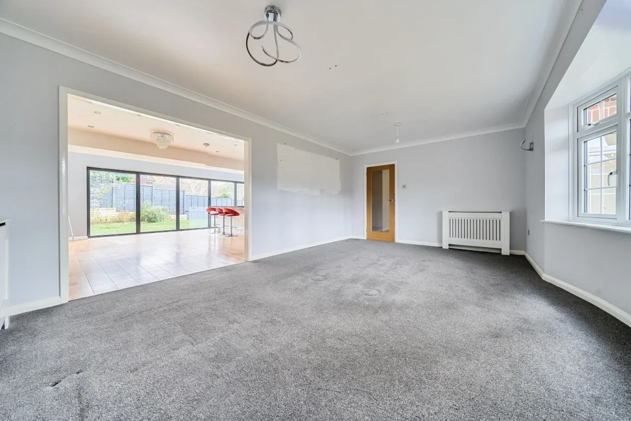 Amberley Close Haywards Heath RH16 photo 6