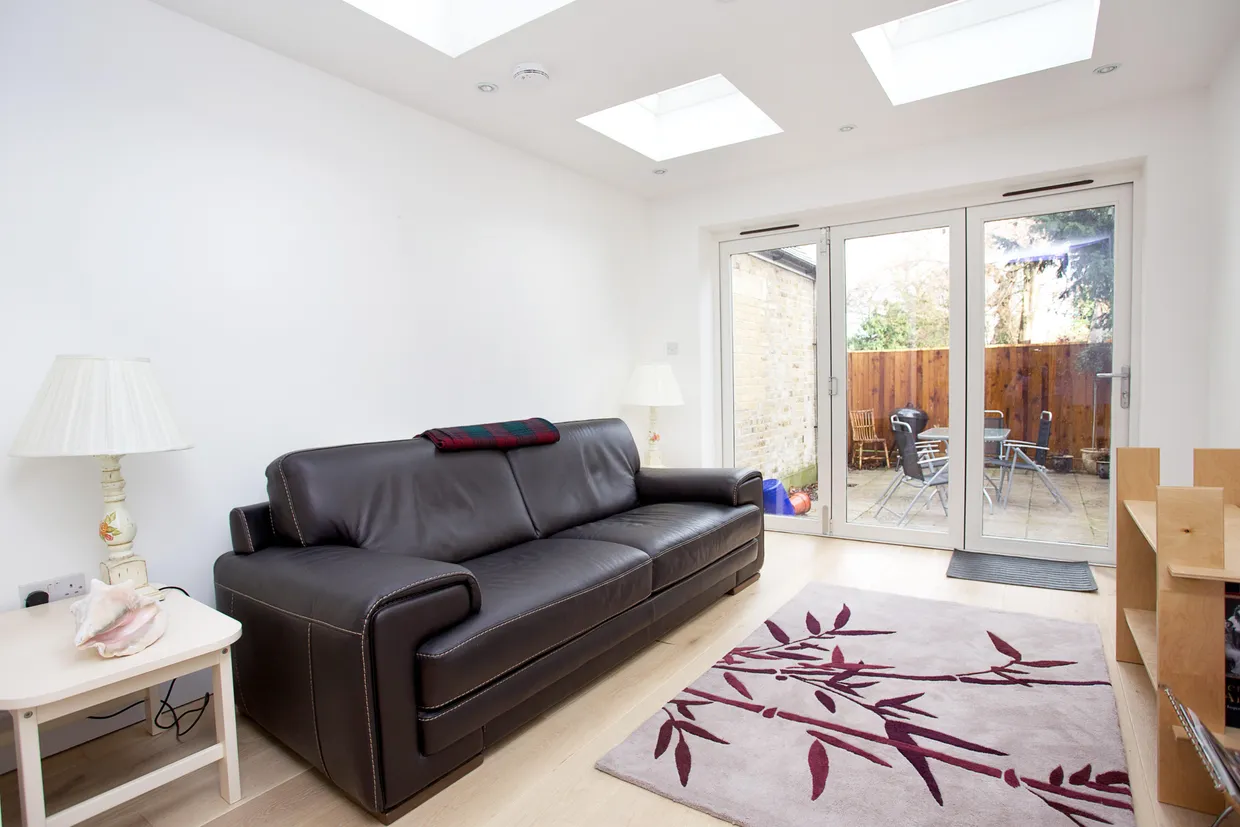 Sternhold Avenue London SW2 photo 3