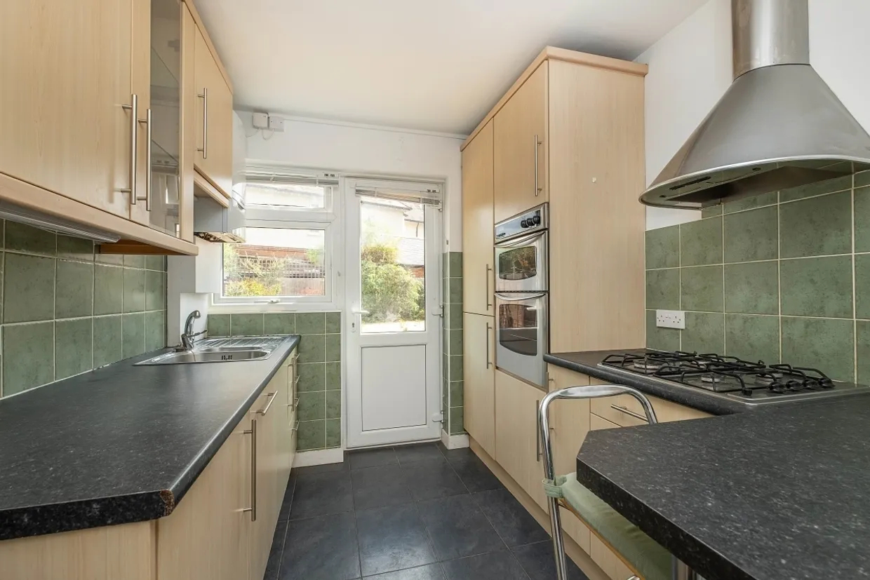 Udney Park Road, Teddington, TW11 photo 5
