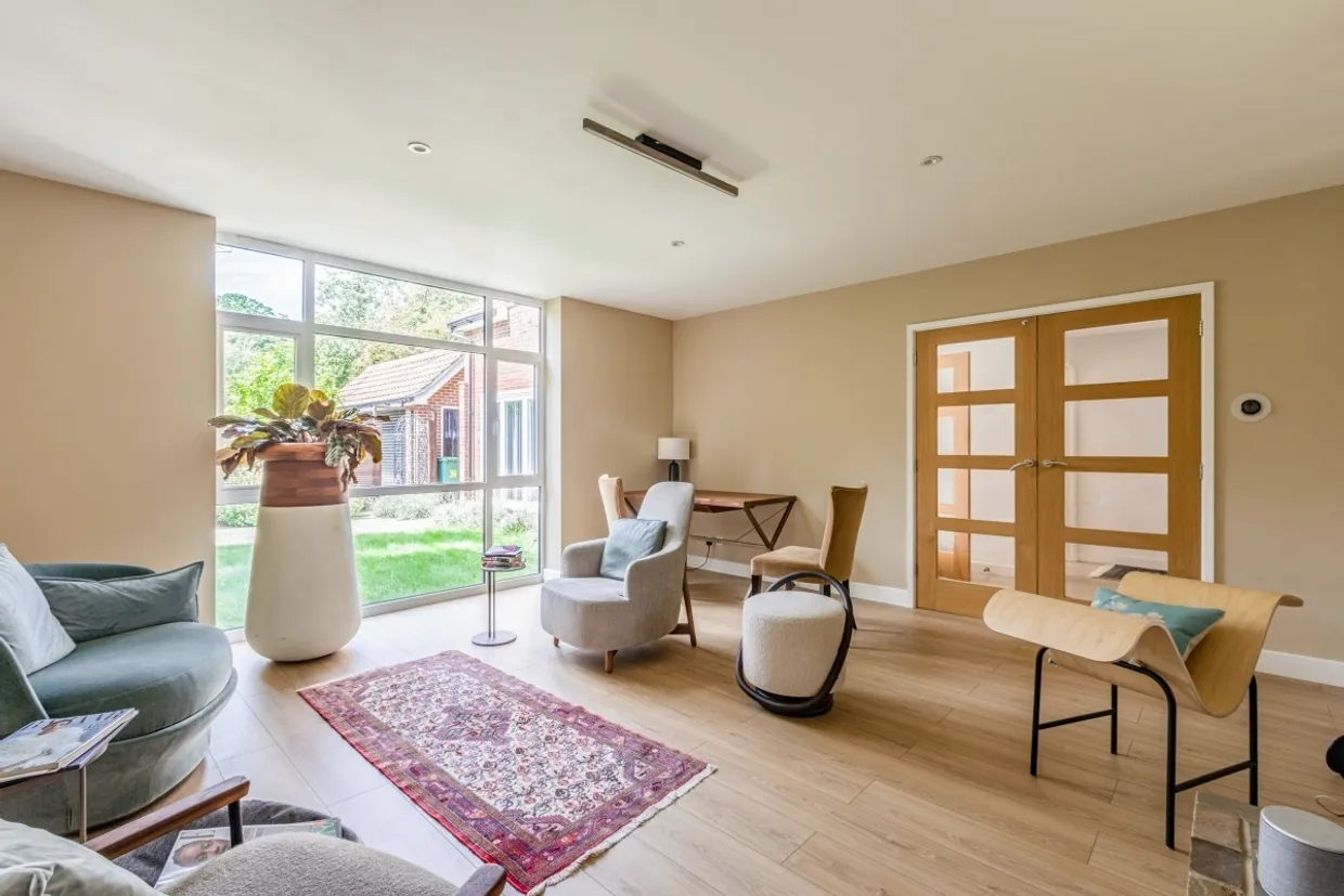 Dartnell Park Road West Byfleet KT14 photo 6