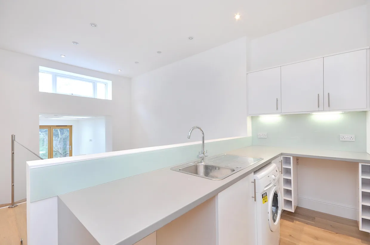 Sternhold Avenue London SW2 photo 5