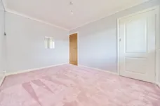 Amberley Close Haywards Heath RH16 photo 9
