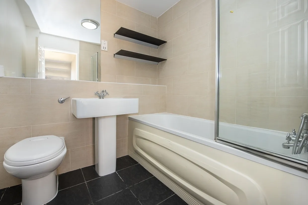 Livesey Close Kingston upon Thames KT1 photo 6