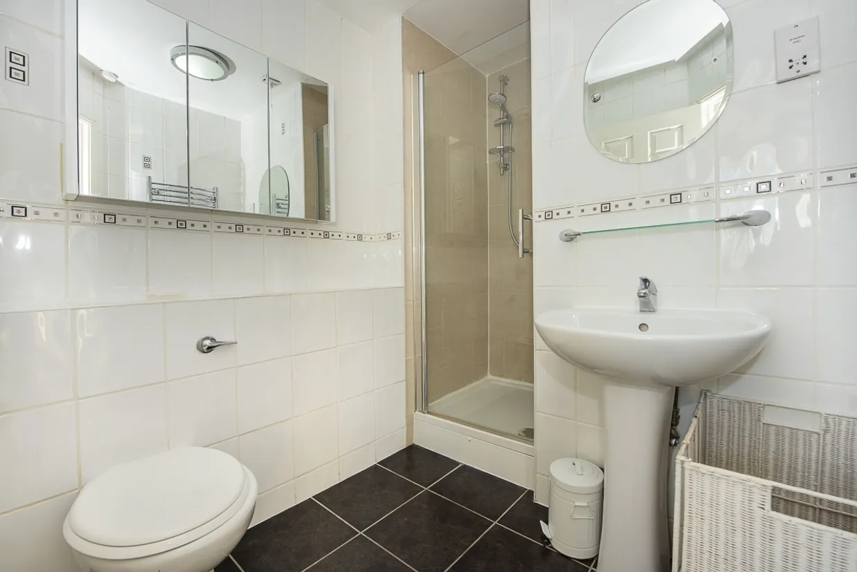Livesey Close Kingston upon Thames KT1 photo 7