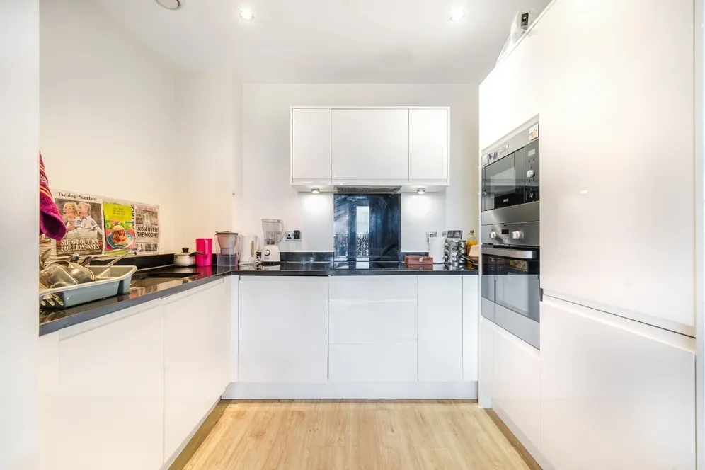 Cricklewood Lane London NW2 photo 4