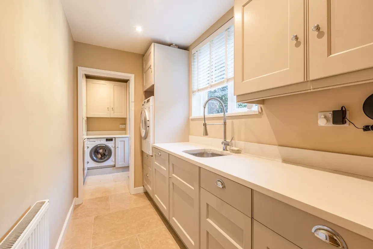 Dartnell Park Road West Byfleet KT14 photo 11