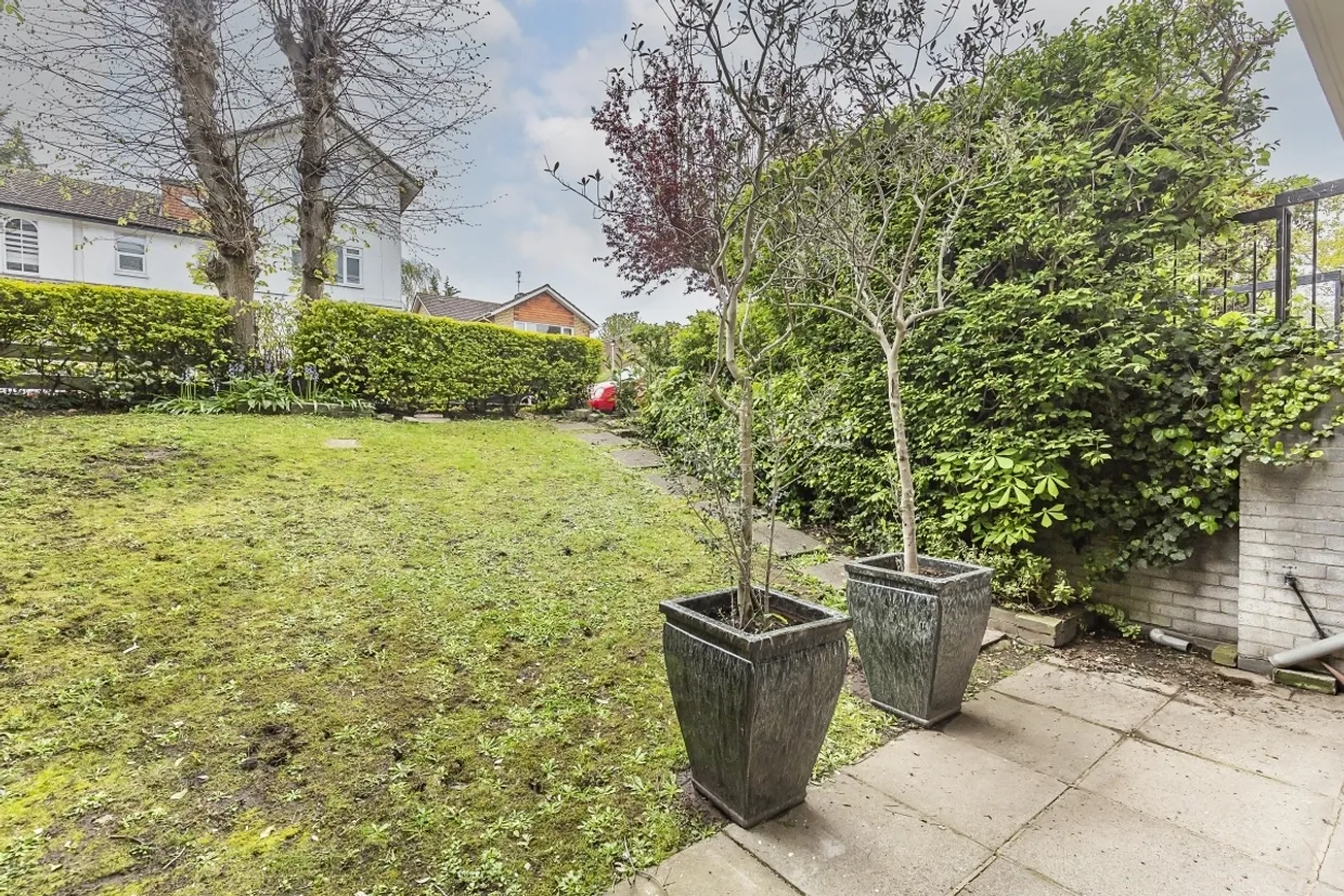 Lansdowne Road London SW20 photo 14