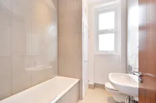 Sternhold Avenue London SW2 photo 8