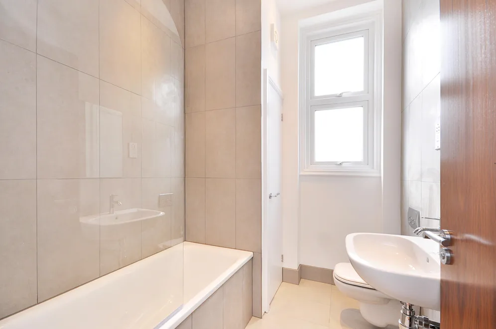 Sternhold Avenue London SW2 photo 8
