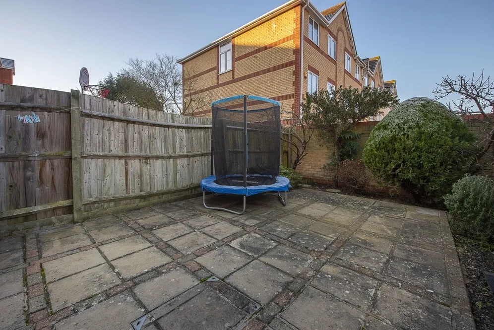 Livesey Close Kingston upon Thames KT1 photo 9