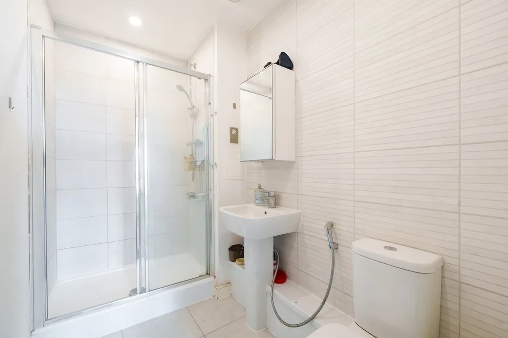Cricklewood Lane London NW2 photo 6