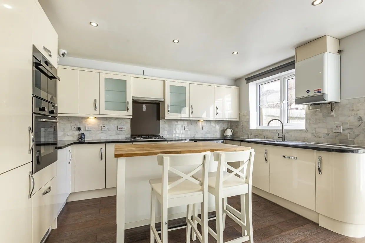 Livesey Close Kingston upon Thames KT1 photo 11