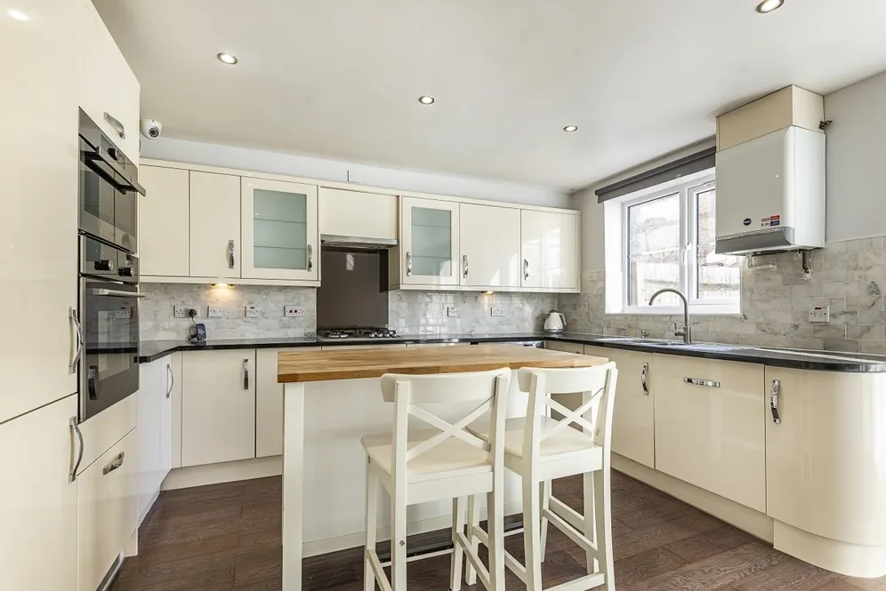 Livesey Close Kingston upon Thames KT1 photo 11