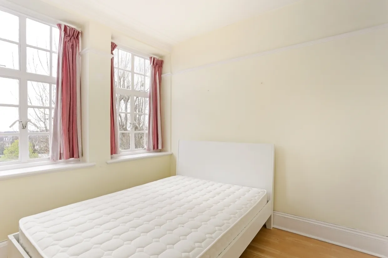 Hillside Court Finchley Road NW3 photo 9